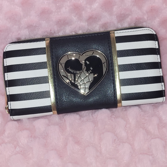 Nightmare Before Christmas Zip-Around Wallet. - Picture 1 of 16